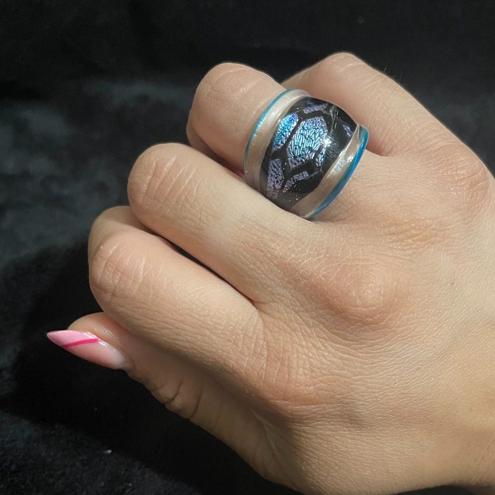 Glass Ring - Picture 2 of 7
